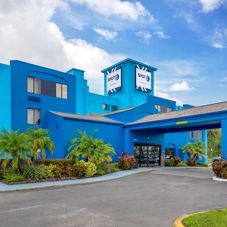 Spot X Hotel Tampa - Wesley Chapel By The Red Collection Dış mekan fotoğraf