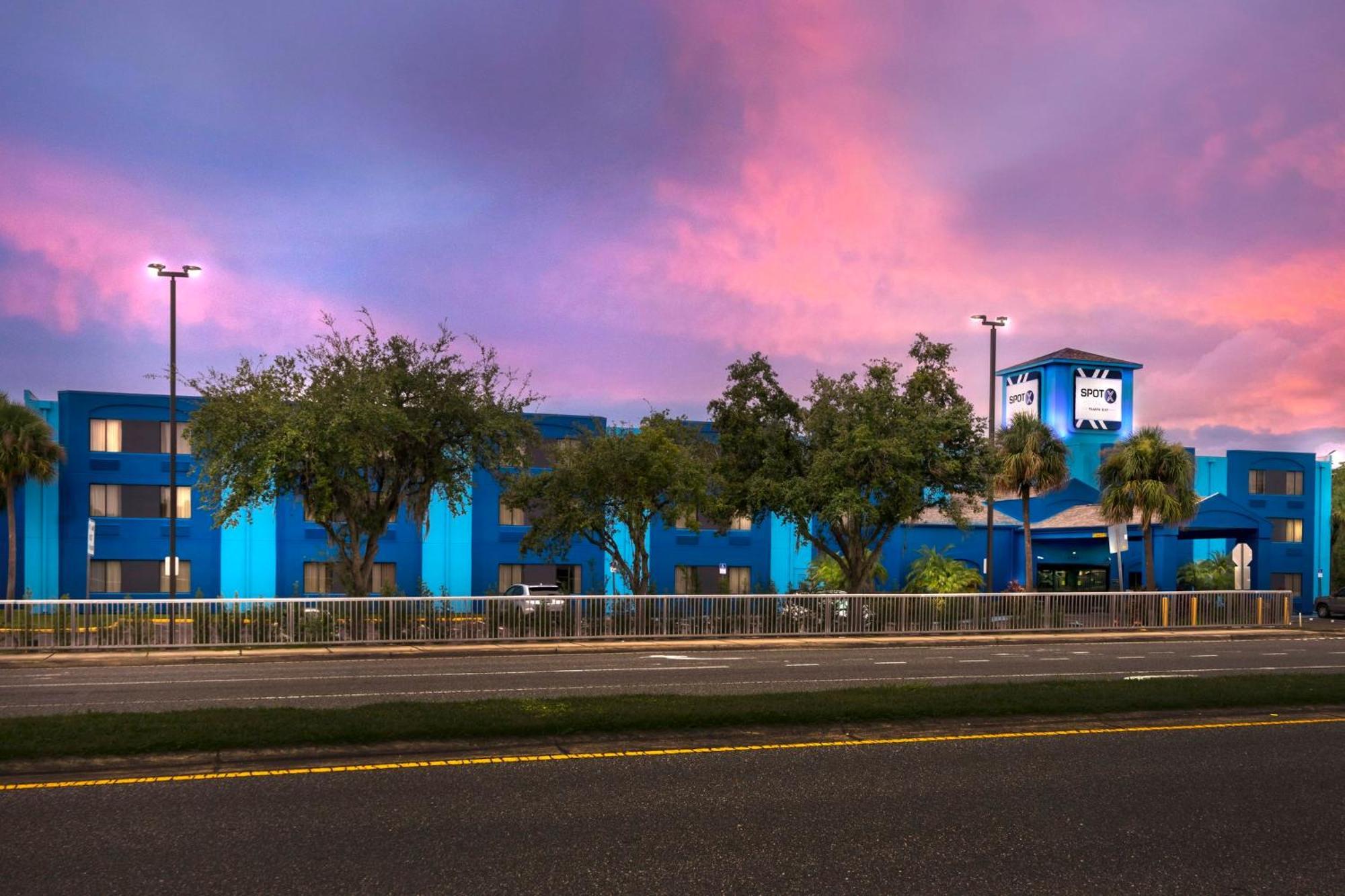 Spot X Hotel Tampa - Wesley Chapel By The Red Collection Dış mekan fotoğraf