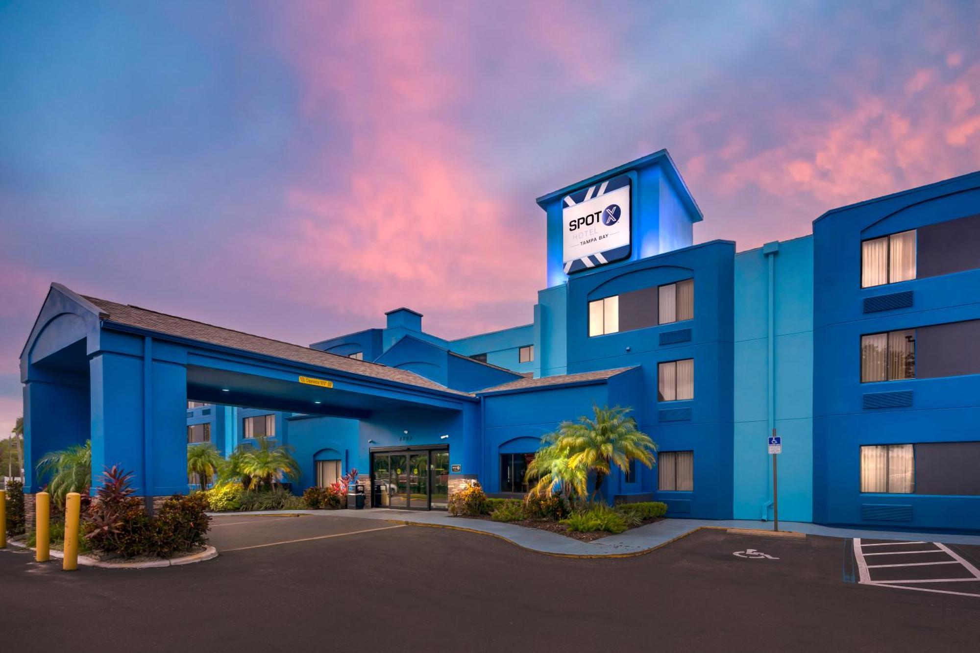 Spot X Hotel Tampa - Wesley Chapel By The Red Collection Dış mekan fotoğraf
