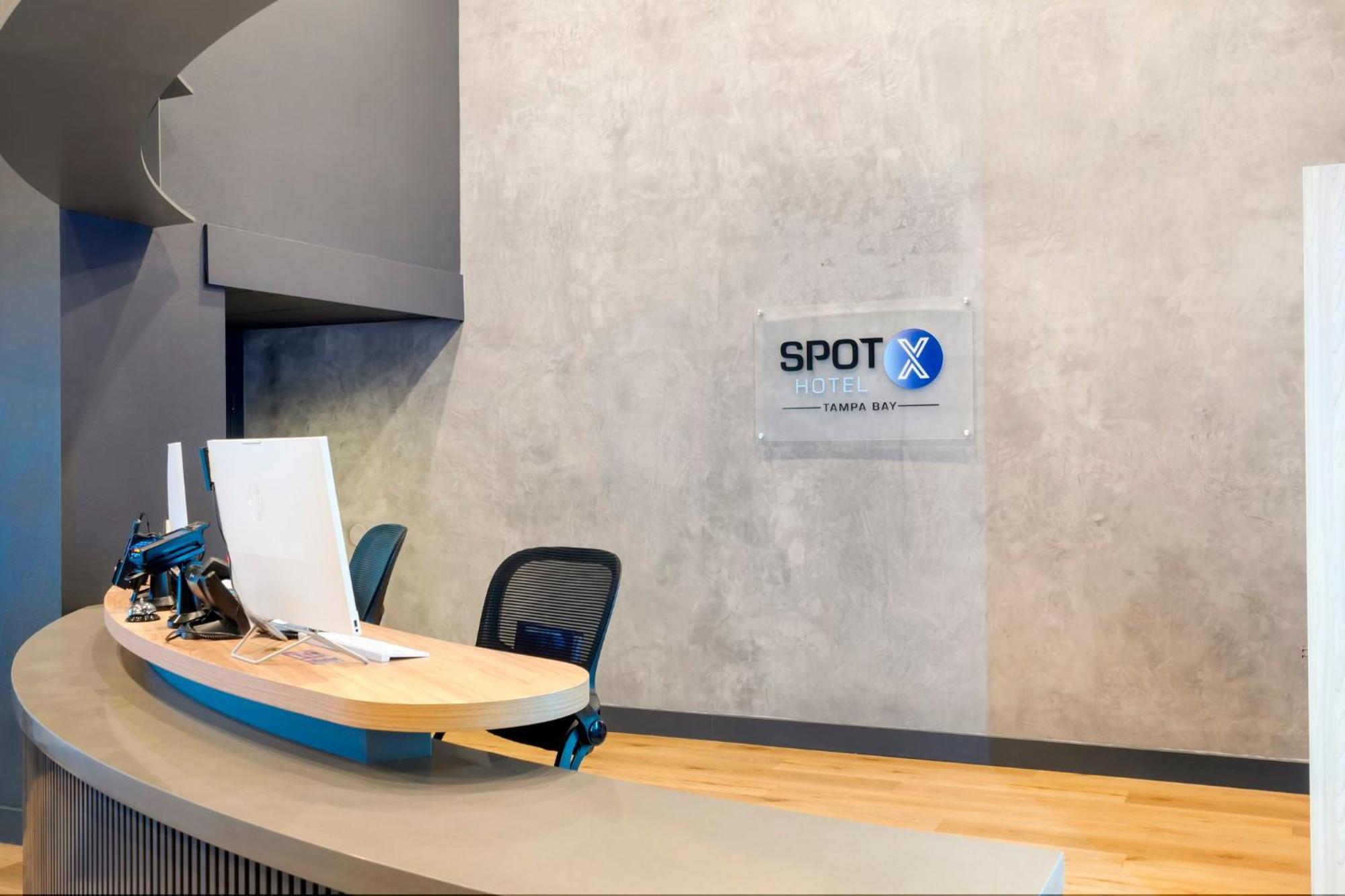 Spot X Hotel Tampa - Wesley Chapel By The Red Collection Dış mekan fotoğraf