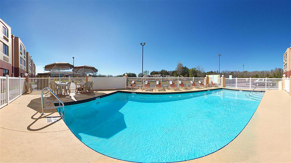 Spot X Hotel Tampa - Wesley Chapel By The Red Collection Dış mekan fotoğraf